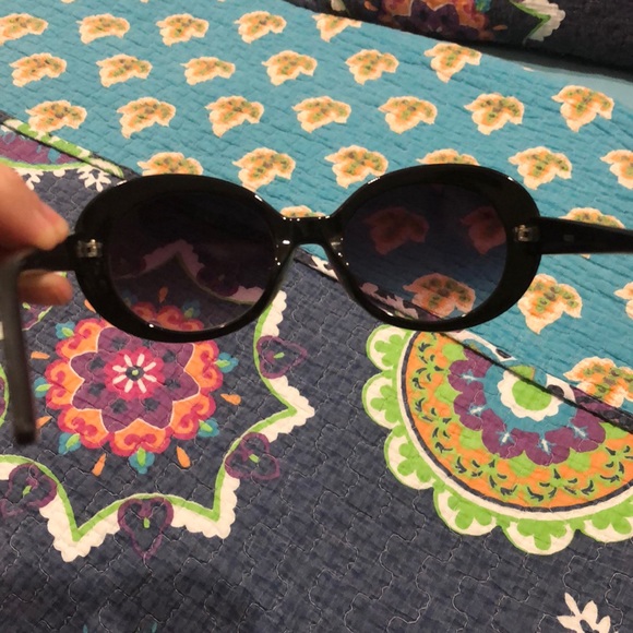 CLOUT GOGGLES 😎 - Picture 5 of 14